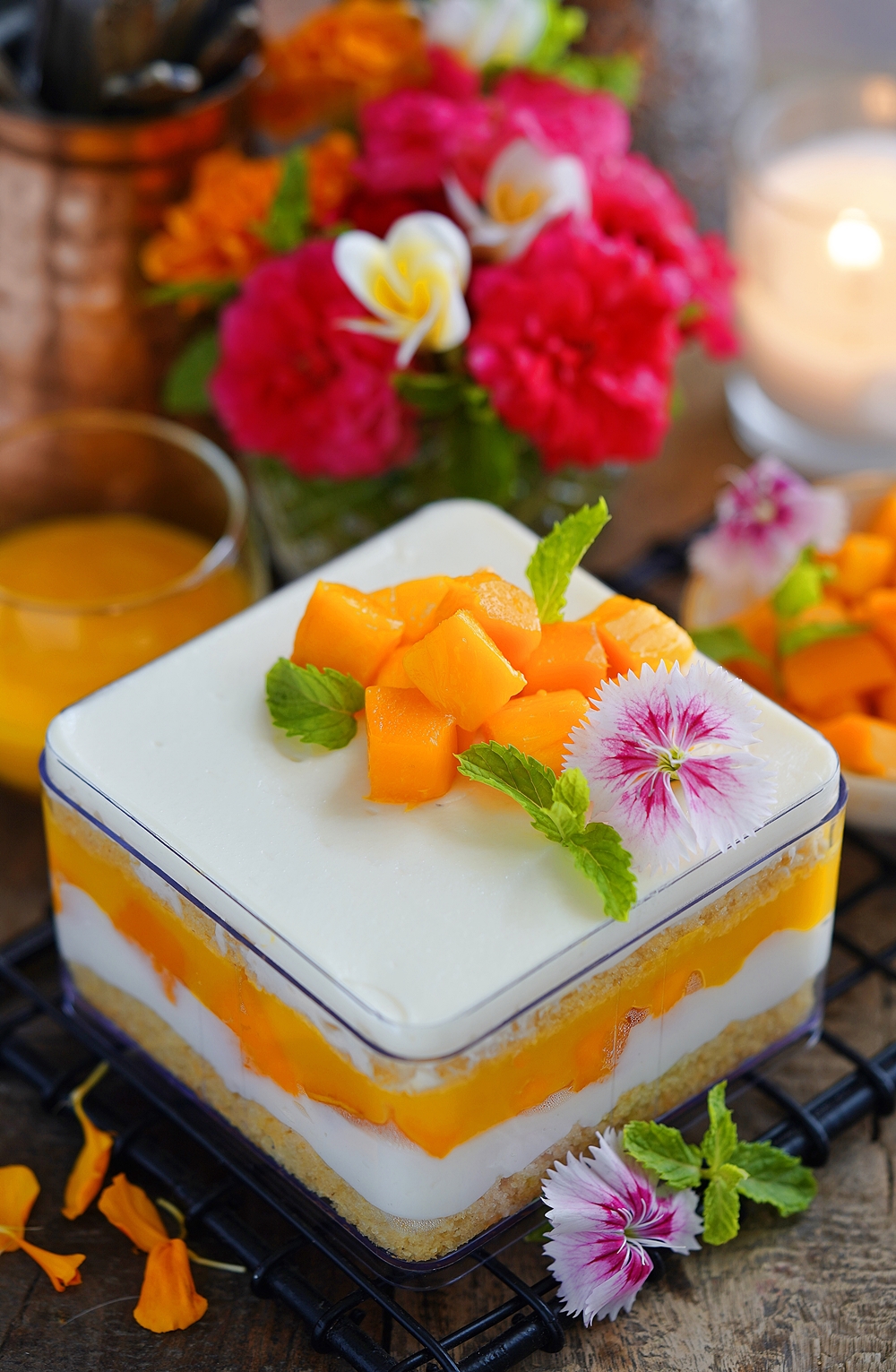 Eggless Best Mango Cream Dessert Box